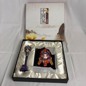 DaoMaDan Pen Set Beijing Peking Opera Doll Desk Art Plaque Ceramic Chinese